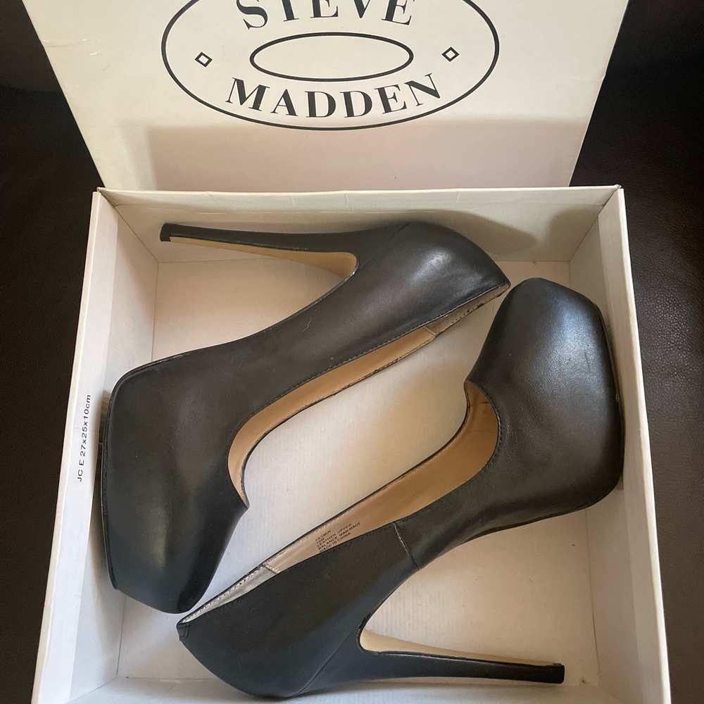 Steve Madden Yasmin Pump
